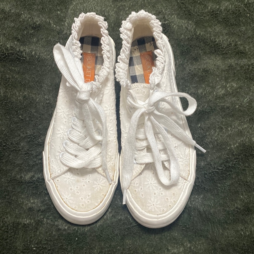 Women’s sneakers